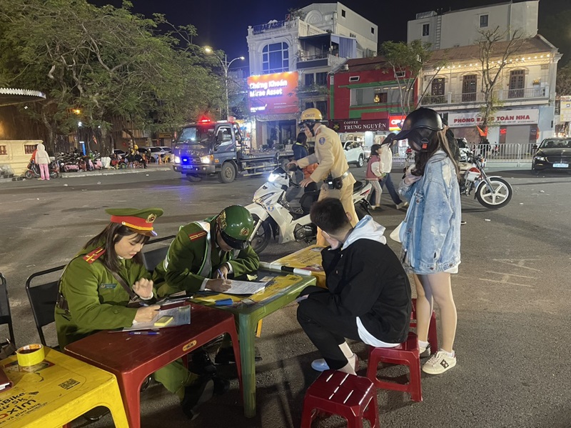 Đội CSGT-TT Công an quận Hồng Bàng: Xử lý 60 trường hợp vi phạm trật tự an toàn giao thông trong 2 ngày Tết